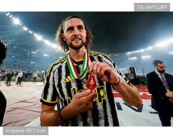 尤文对阵佛罗伦萨现争议判罚，VAR未介入点球引质疑