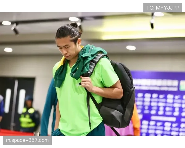 从替补席到金靴：法比奥28球逆袭背后的战术适配