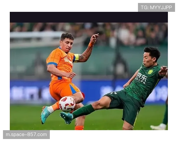 波鸿主场定位球战术奏效，波赫扬帕洛头球中柱错失良机