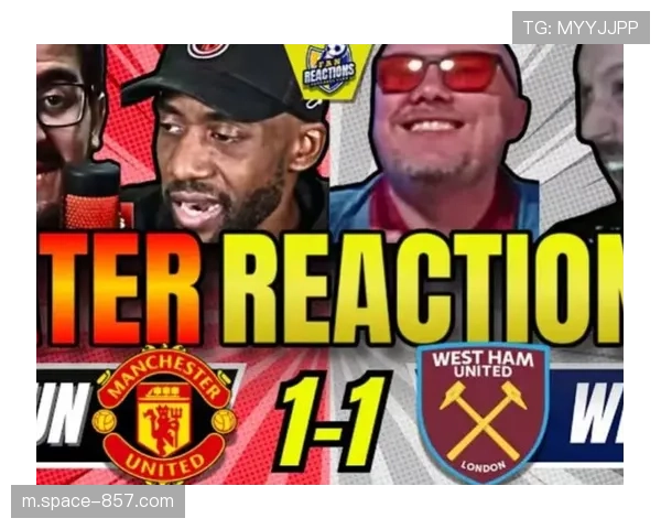 球迷文化：西汉姆联客场球迷在曼彻斯特市政厅前聚集