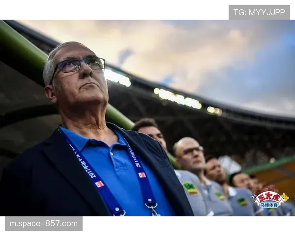 梅斯主帅勒米尼安帅位动荡，保级前景堪忧